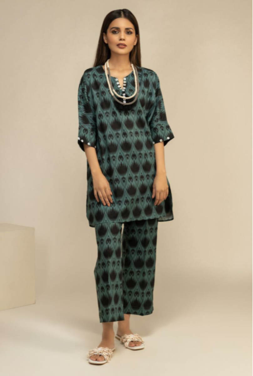Khaadi Printed Cambric Kurta – Boxy Fit, 100% Cotton (Go Where Your Heart Skips A Beat Collection)