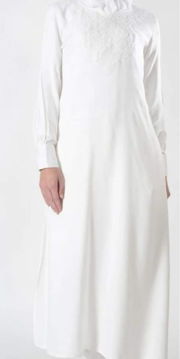 Elegant White Modest Abaya – Intricate Neckline Embroidery